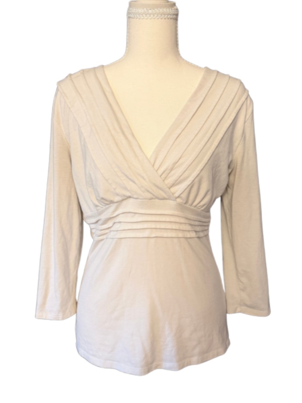 Apt. 9 white Pleated V-Neck 3 quarter Sleeve Top